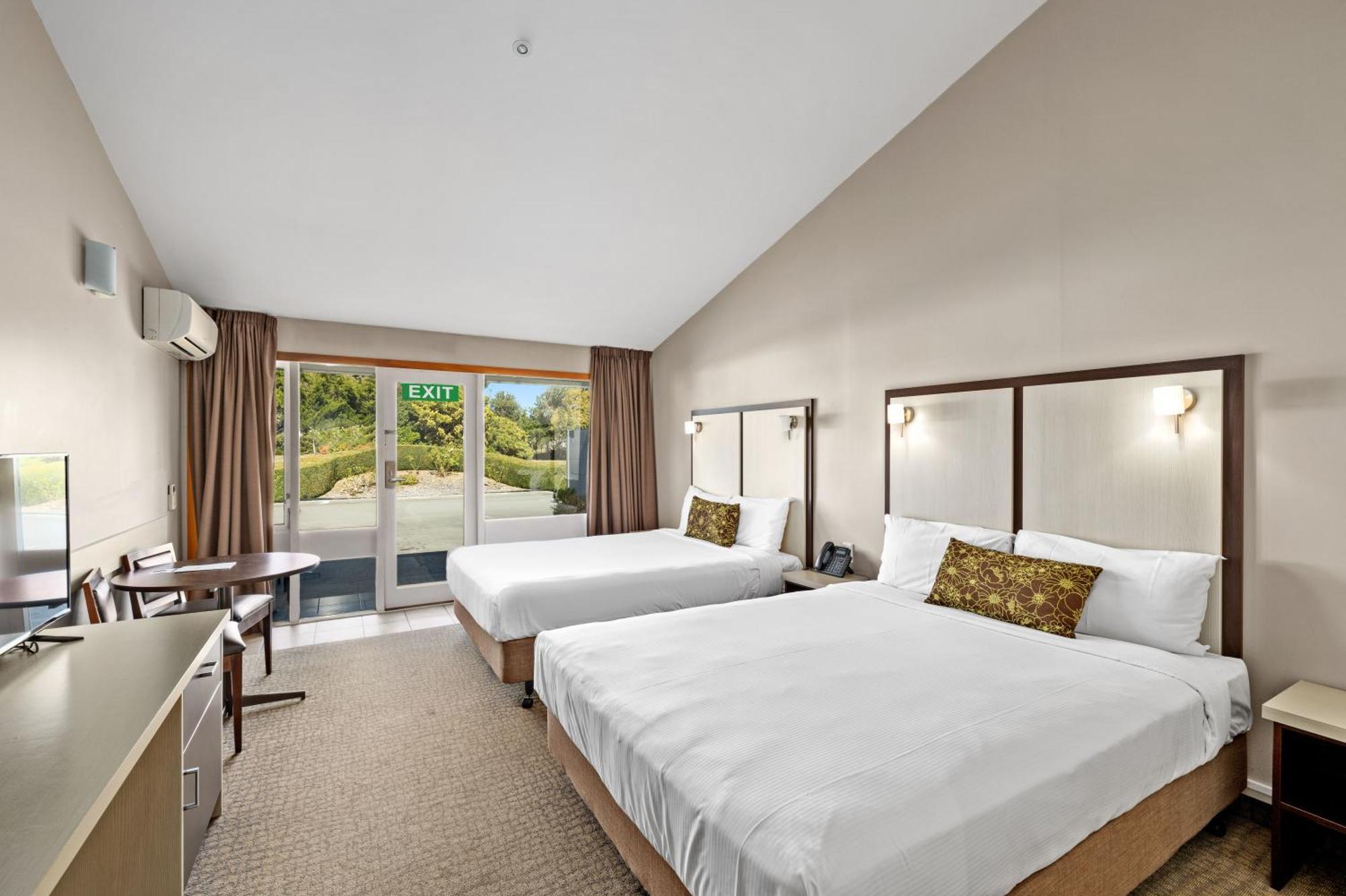 Отель Copthorne Solway Park, Wairarapa Мастертон Экстерьер фото