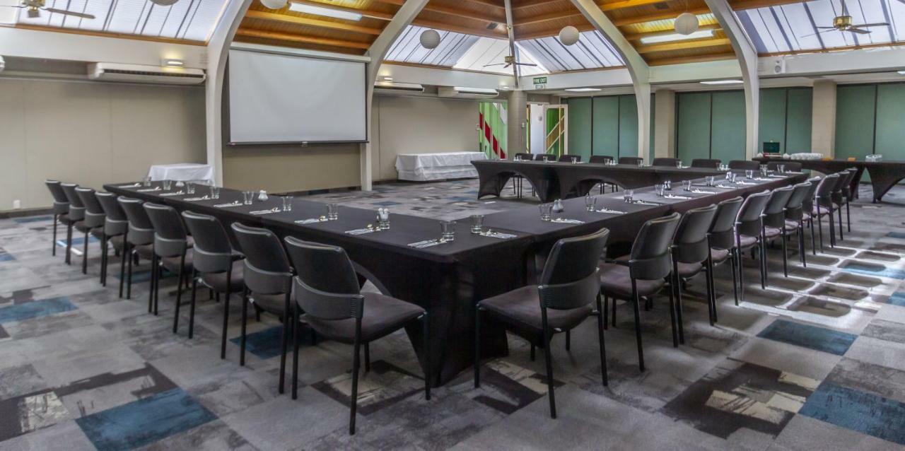 Отель Copthorne Solway Park, Wairarapa Мастертон Экстерьер фото